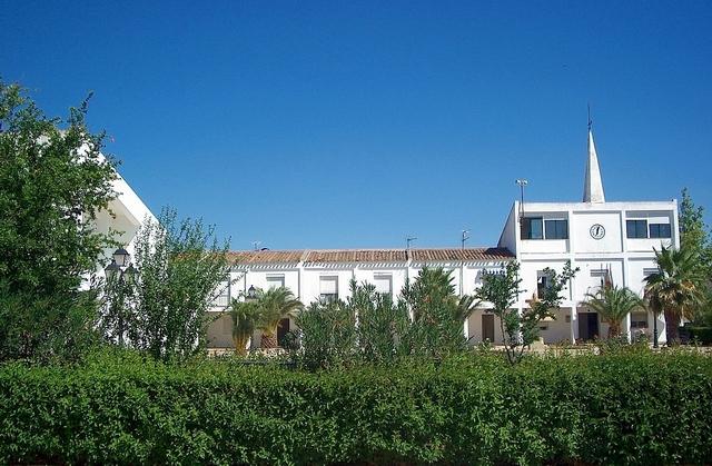 Central square and town hall of Valdesalor