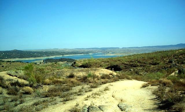 First view of the Alc�ntara reservoir