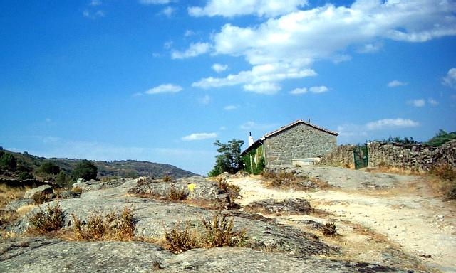 The pathway to La Calzada de B&eacute;jar