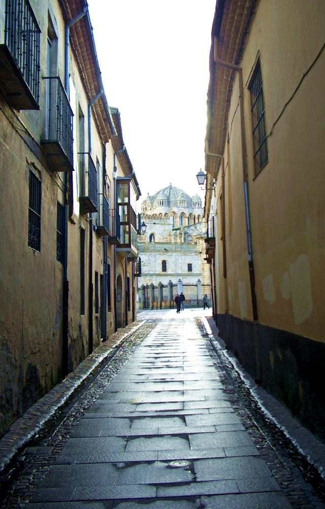 Cathedral of Zamora from the R�a de los Notarios